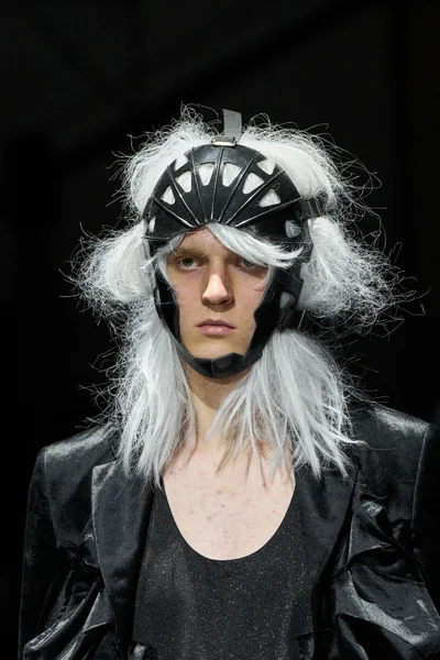 Look 13